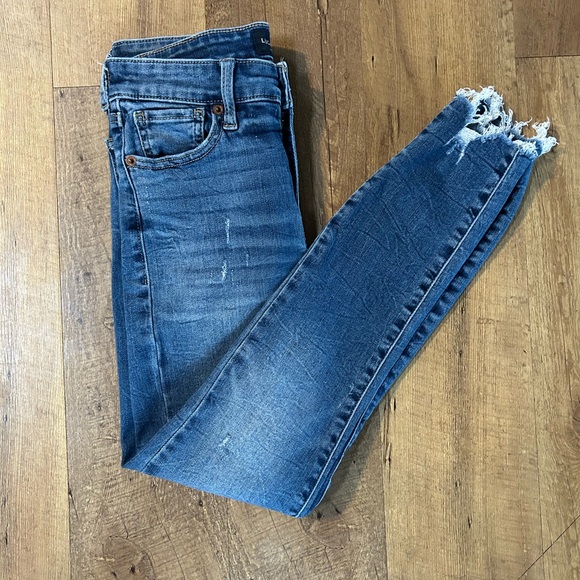 Lucky Brand Ava Skinny Jeans Mid Rise Distressed Raw Hem Medium Wash Size 2/26 - Picture 14 of 14